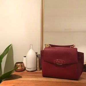 Medium Leather Michael Kors Messenger Bag